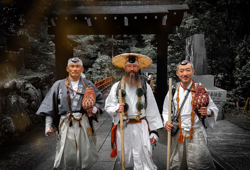 Nachtmarsch am Onine San (Photo by Banriman)