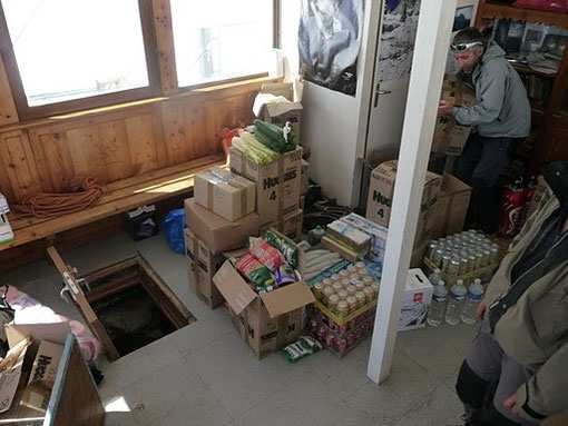 Et le rangement dans tous les coins et recoins du refuge...