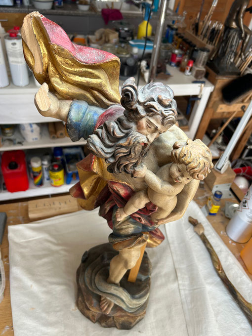 R.C. von Aufwind Restaurierung Altes Christus Figur Atelier Aufwind in Freienried