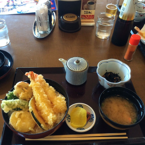 天丼、美味しかった‼︎エビぷりぷりでした。