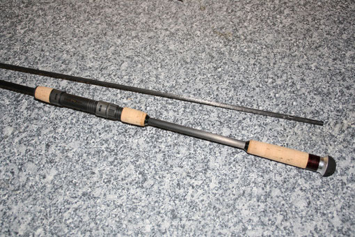Rutenbau, Spinnrute, Kreuzwicklung, Fuji DPS, Split Grip, Custom Rod, Ringe entfernen, Ringwicklung, Lack, Kork, Duplon, Endkappe