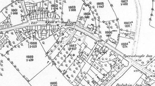 An extract from the 1886 O.S. map, with the Red Lion, the three houses, and the building which later became Wellesbourne school