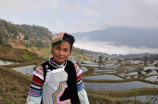 Une femme faisant partie d'une minorité ethnique du Yuangyang