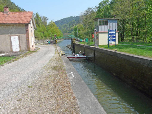 Le canal de la Marne au Rhin, à Stambach