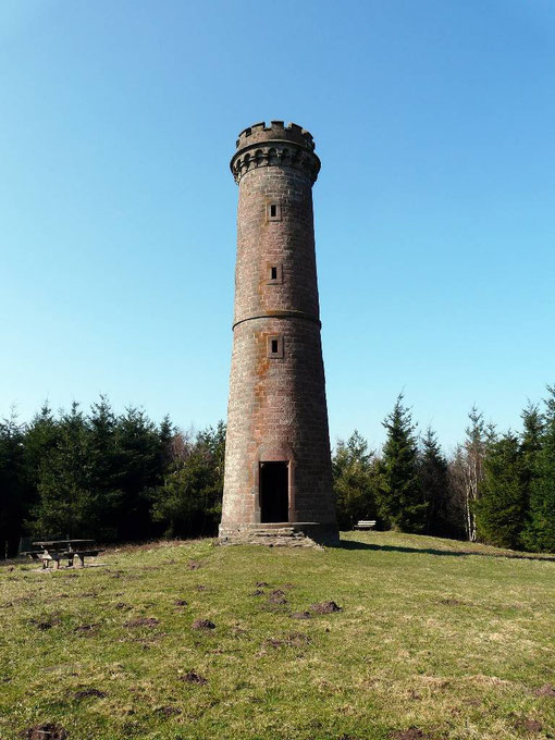 La tour du Brotsch, d'où l'on embrasse un vaste panorama