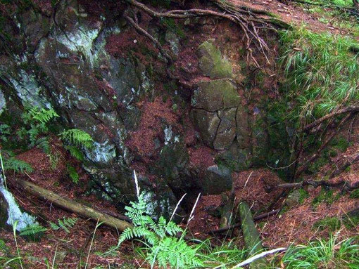 Blick in den verbrochenen Schacht. 