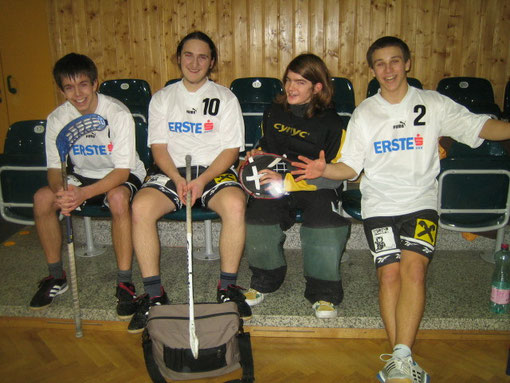 Niklas, Bernhard, Oskar, Philip - 5.Platz beim Floorball Schulcup 2009