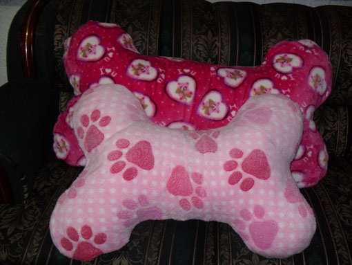 ALMOHADON TIPO HUESO EN PELUCHE ESTAMPADO CON RELLENO DE DELCRON SILICONIZADO TALLAS 2 Y 3