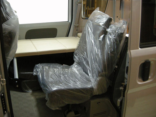 軽自動車でキャンプや車中泊旅を楽しむことができます。