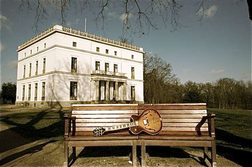 Wo liegt die playground-Gitarre?