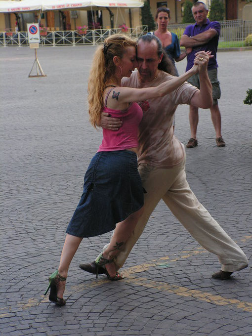 TANGO IN STRADA