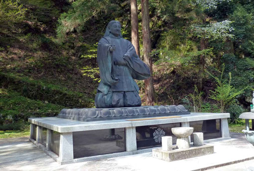 　道元禅師稚髪御像（撮影・東川寺）