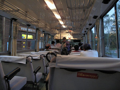 5:30発のバス内(乗客12~3名) 発車5分前