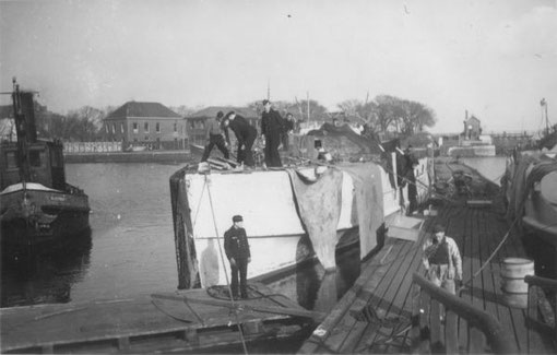 "S 85" in einem Ostseehafen - Foto: Archiv E. Skjold