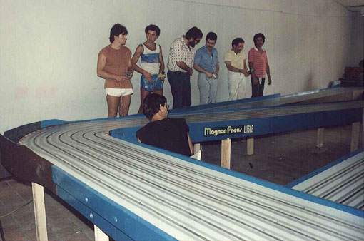 Série Sport avec Philippe Laudet (Bel) Gérard Caupène (Fra) Miguel Pascual-Laborda (Esp) Antonio Ortega (Esp) Samy Beraha (Fra) Philippe Point (Fra) et le commissaire de piste de dos Jean-Claude Malherbe (Fra)