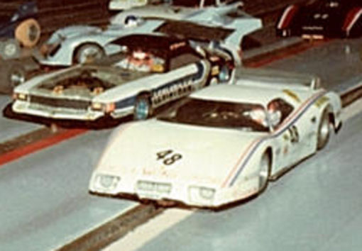 La Mercédès de Serge Lambert et la Ferrari BB512 de François Callat