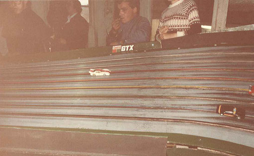 Grand Prix de Thoiry 1984, Finale Production, la Ford Mustang de William Inghelbrecht à la poursuite de la Camaro de Thierry Taupenas