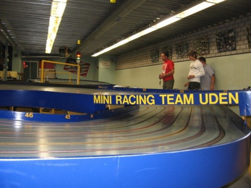 Uden. 8 voies Blue-King