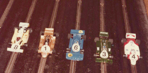 La Renault d' Éric Vadé, l' Arrows de Jean-Claude Malherbe, La Tyrrell de Didier Moret, la Lotus 80 de François Callat, la McLaren de Gérard Caupène