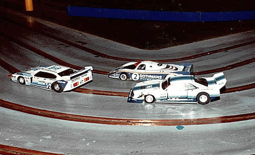 Les trois plus belles du concours d'élégance : Ford Capri n° 52 de Pierre Engels, Porsche 956 n° 2 de Fred Warnant, Ford Mustang n° 16 de Pascal Guélin.