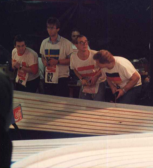 Le canadien Ray Nunes, le suèdois Per Person ( n° 62 ) , l'autrichien Alf Zoder et l'allemand Ralph Klose lors d'une série en slot racing 1/24 free class à Toulouse 1987