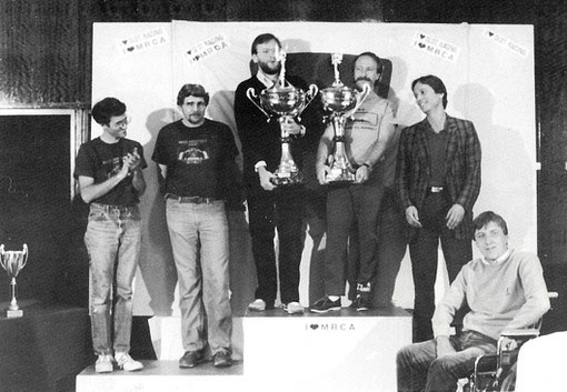 Podium des 12 heures de Sebring et donc du premier championnat du monde de slot racing V.E.C. Jon Laster, Joël Montague, John Strachan, Csaba Szekelyhidi, Bernd Möbus, Martin Gramann.