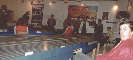 3ième série F 1. Dominique Homatter ( marshall ) Françoise Lapeyre ( marshall de dos ) Alain Guillot ( marshall debout ) Samy Béraha ( marshall assis ) Jean- Marie Donzel, Jean-Claude Malherbe, Gilbert Garcia, René Guélin, Philippe Point ( pilotes )