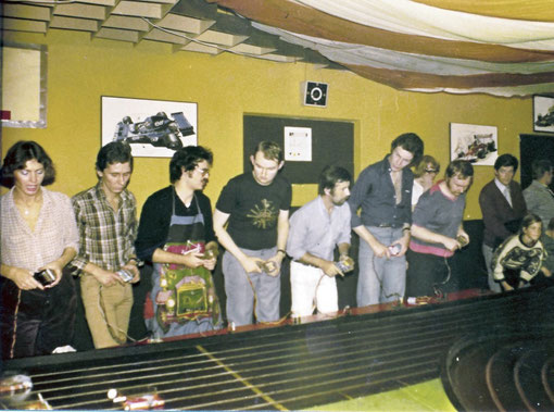 Uden 30 septembre 1978 Grand Prix de Hollande- Axel Pommeranz 3 à gauche, Pol "Jumbo" Baudelet 4, Eddie McDonald 5 ( photo Gil Michel )