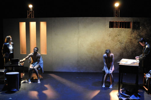 Véronique PICCIOTTO Anatole THIBAULT Marie LENOIR et Helmi DRIDI dans "A NU" photo Bernard PALAZZON (non libre de droit)