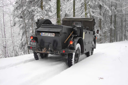 Sauer 4MH von hinten - sieht auch gut aus nur mit Verdeck vorne über Fahrer und Beifahrer