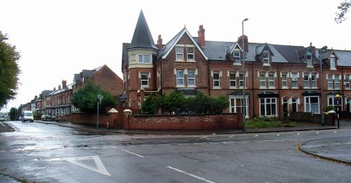 These houses on the corner of Wheelwright Road (ahead) and Kingsbury Road (left-right) replaced a large house called Shepherds Green some time after 1891.