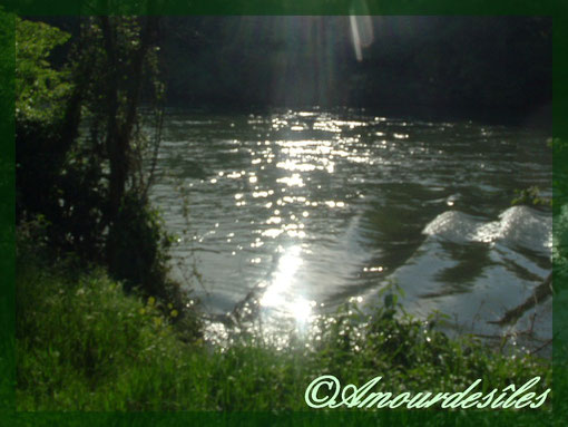 LA GARONNE...en train de dormir et se la couler douce...