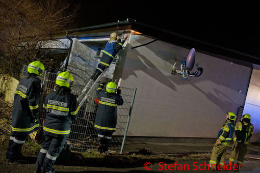 Feuerwehr, Blaulicht, FF Kottingbrunn, Brand, Wohnhaus