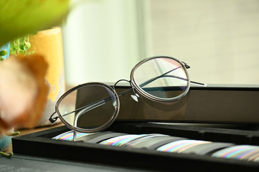 ◎フレーム：LINDBERG／RIM JOHN　◎レンズ：Ito Lens／ACROLITE1.74