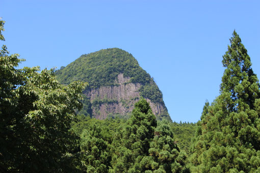 鎧岳