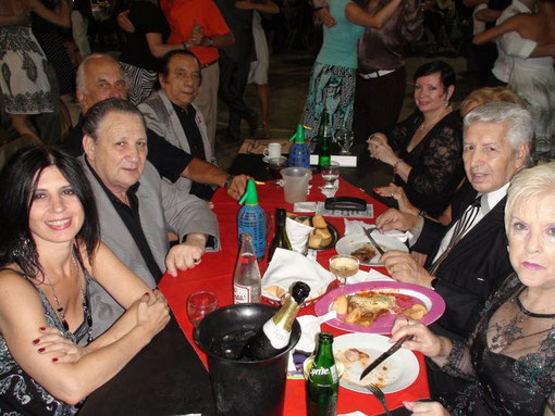 Eduardo y Gloria Arquimbau, Sergio Delarosa y señora, Nito y Elva, Jorge Manganelli y Maria Campos