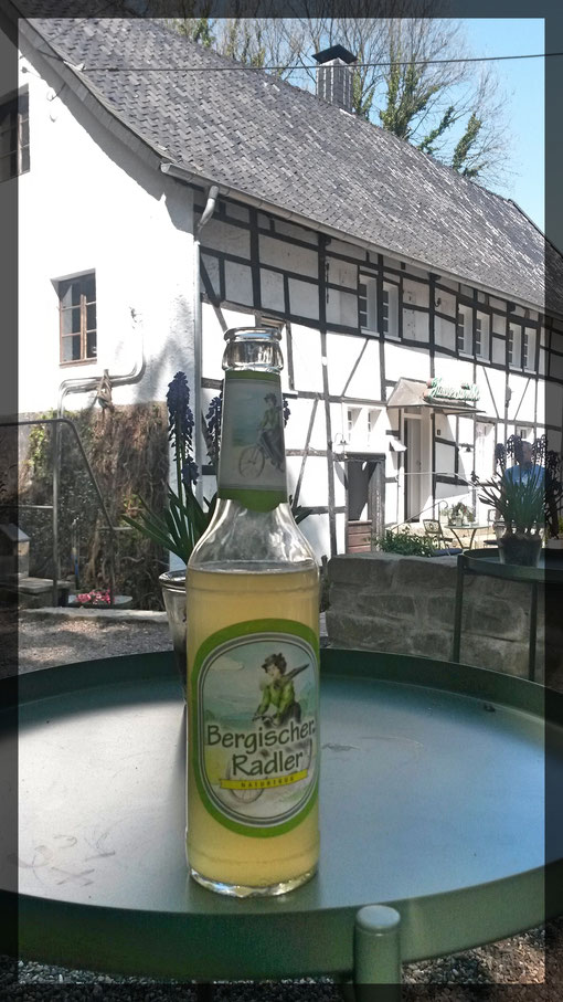 Erster Zwischenstop zur Erfrischung: Bergisches Radler an der Haasenmühle