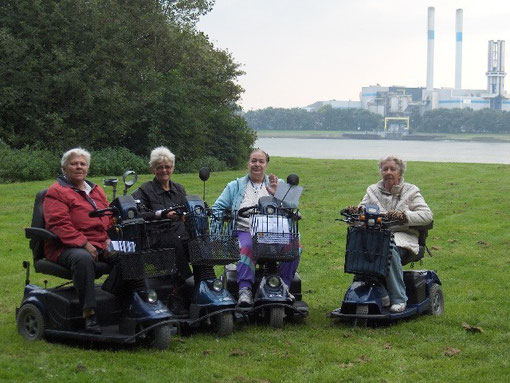 Op de dag van de vooruitgang een route die de Nordic Walking had gelopen en die wij gingen rijden. Maassluis, brug over de Boonervliet naar het Oeverbos dan langs de Waterweg weer naar Maassluis.