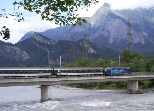 Rheinbrücke bei Bad Ragaz am 18. Juli 2008 mit dem IR 777