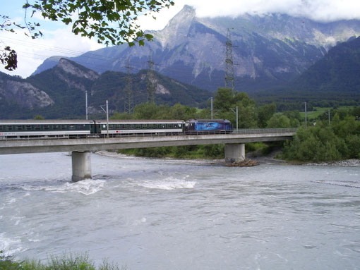Rheinbrücke bei Bad Ragaz am 18. Juli 2008 mit dem IR 777