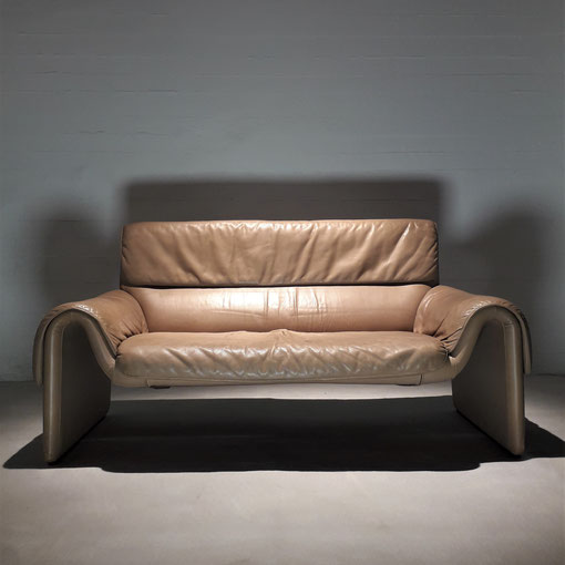 De Sede DS-2011, a pair of  /12 Sofa in Taupe Leather, Switzerland, 1980