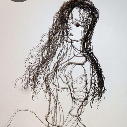 ARC EN LUNE Fabienne Quenard "Miss Jean" jeune femme mi-taille en fil de fer 3D H.95xL.30xP.30cm