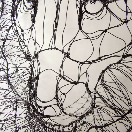 ARC EN LUNE Fabienne Quenard trophée de lion en fil d'acier dans le volume H.95xL.85xP.40cm