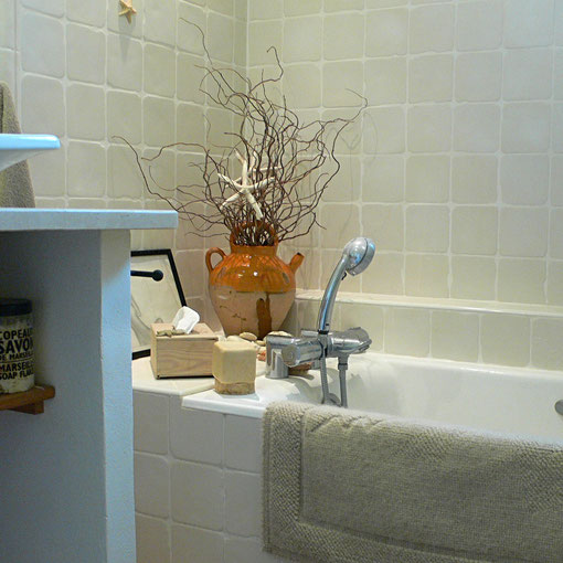 Conception d'une salle de bain dans un esprit campagne chic et nature.
