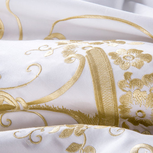Chez zappandoo.jimdo.com/linge-de-lit, vous trouverez du  linge de lit pour des nuits de rêve. En coton et en soie, brodés  et imprimés, de luxe et de qualité. 
