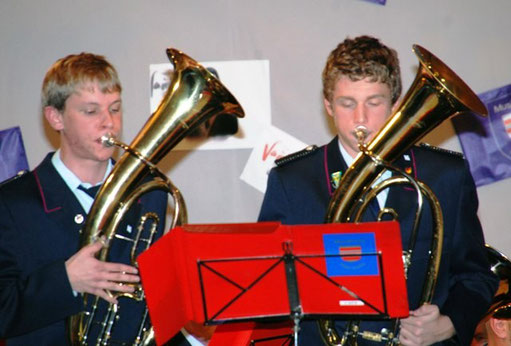 2012: Zwei der "Vier Charmeure",  Florian Deister und Michel Käselau beim Tenorhornsolo