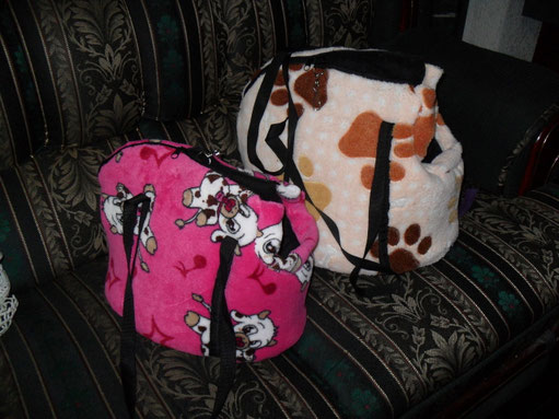 MOD-CG-032  TRANSPORTADORA EN PELUCHE ESTAMPADO TALLAS 2 Y 3
