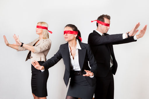 Wissen "Dummheit": Was ist Dummheit? Welche Missverständnisse gibt es? Dummheit vs. Intelligenz.  Dumme Menschen eine Gefahr? Werden wir immer dümmer?