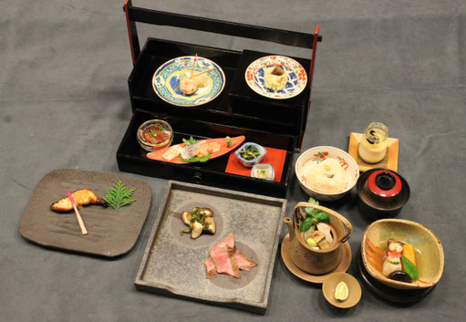 岐阜鮎 大垣ランチ 天然鮎 夫婦 食事 記念日 お祝い 誕生日 還暦 結婚記念日 お友達 女友達 焼きおにぎり 垂井 本巣 関ケ原 羽島 瑞穂市 安八 池田 揖斐川 海津 接待 助六 みよし亭 女子会 飛騨牛 美味しい 和食 人気 祝日 古希 喜寿 米寿 家族 空間 日本料理 両親 敬老の日 出汁 鰻 貸切 車いす 法要 美味しい 助六 西京焼き 鮭 みよし亭 お取り寄せ 大垣通販 時短 冷凍食品 記念日 簡単 惣菜 西京焼き 持ち帰り 大垣プリン 大垣ディナー 