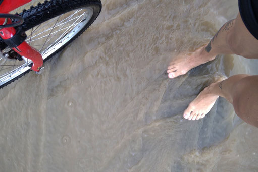 Tropical storm, Caribbean, bicycling in South America, Aruba storm